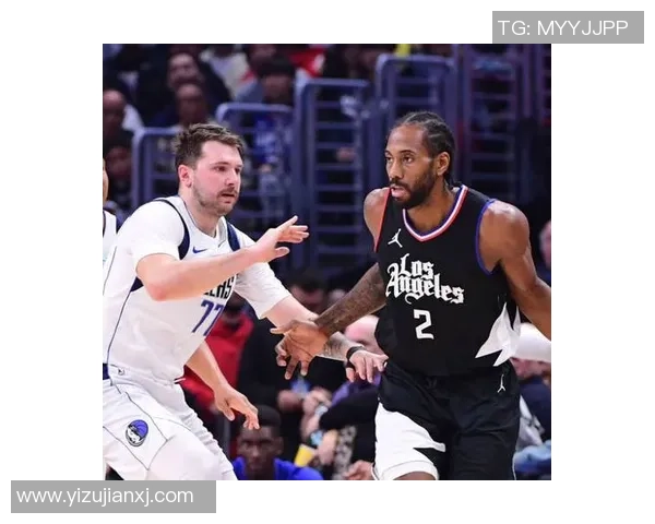 伦纳德与足球明星的首次相遇引发了怎样的热议和期待